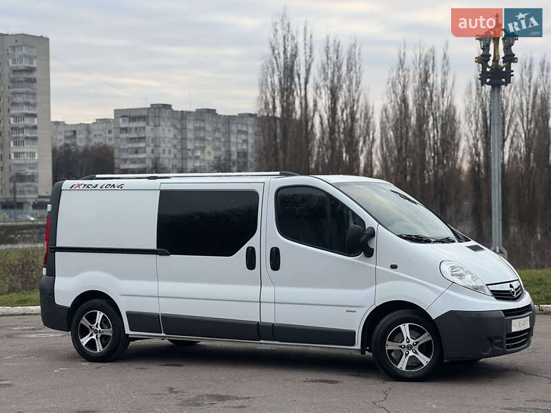 Минивэн Opel Vivaro 2014 в Ровно