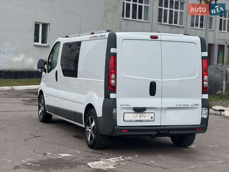 Минивэн Opel Vivaro 2014 в Ровно
