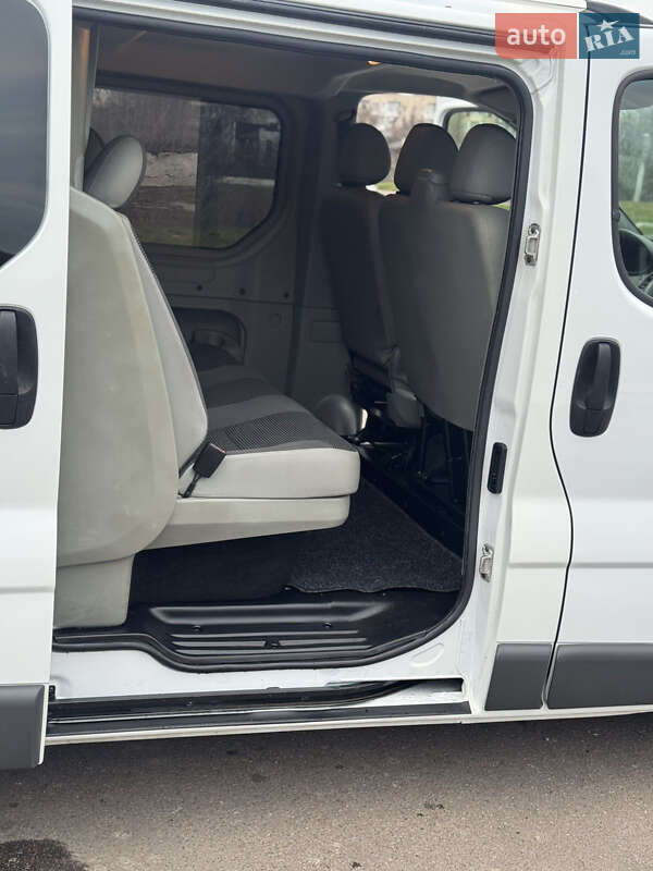 Минивэн Opel Vivaro 2014 в Ровно