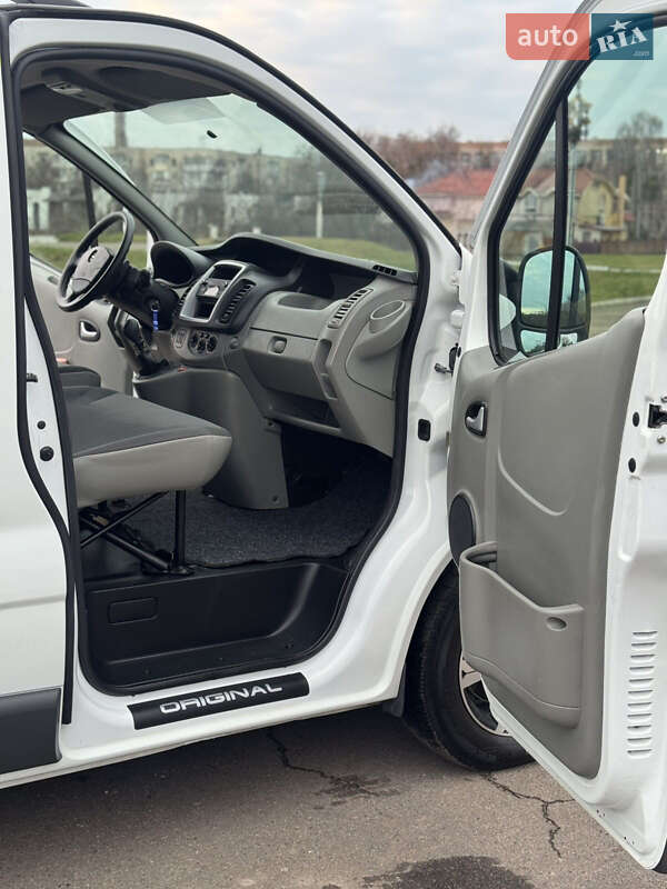 Минивэн Opel Vivaro 2014 в Ровно