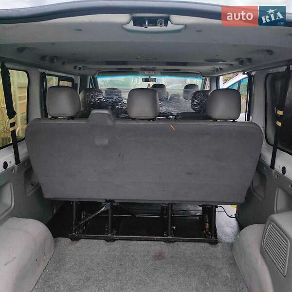 Минивэн Opel Vivaro 2011 в Ужгороде