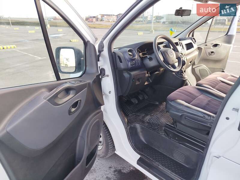 Мінівен Opel Vivaro 2016 в Львові