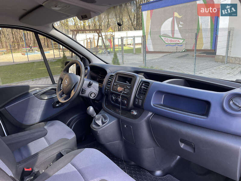 Вантажопасажирський фургон Opel Vivaro 2018 в Львові