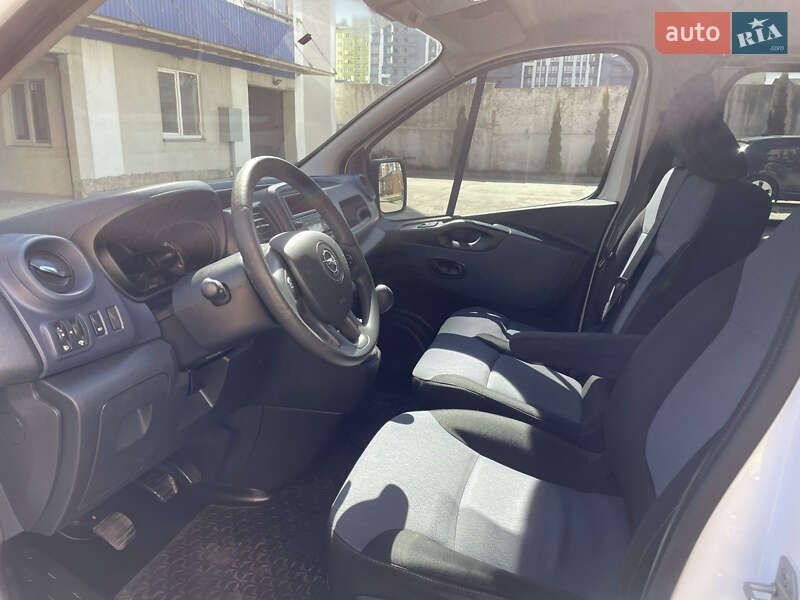 Вантажопасажирський фургон Opel Vivaro 2018 в Львові