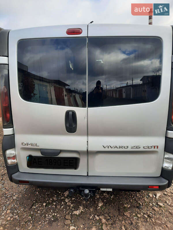 Минивэн Opel Vivaro 2006 в Кривом Роге