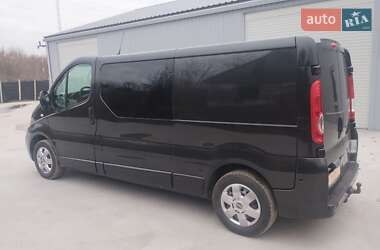 Грузопассажирский фургон Opel Vivaro 2011 в Дубно