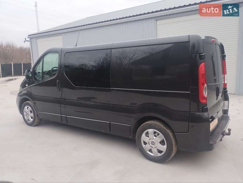 Opel Vivaro 2011
