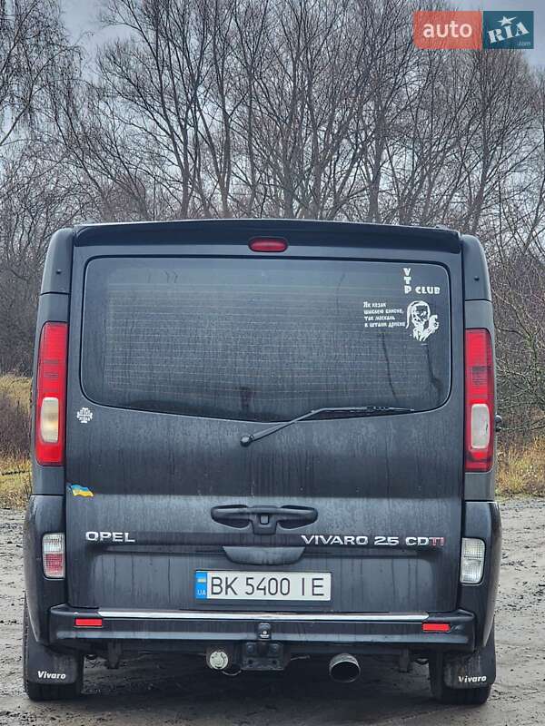 Мінівен Opel Vivaro 2007 в Острозі