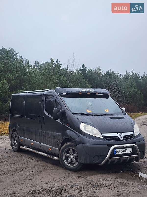 Мінівен Opel Vivaro 2007 в Острозі