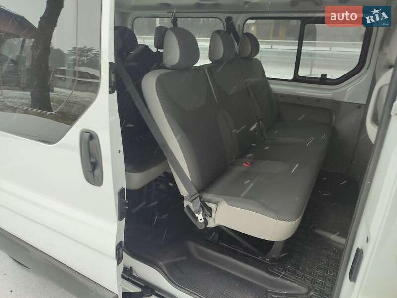 Мінівен Opel Vivaro 2011 в Дубні фото 13 Мінівен Opel Vivaro 2011 в Дубні