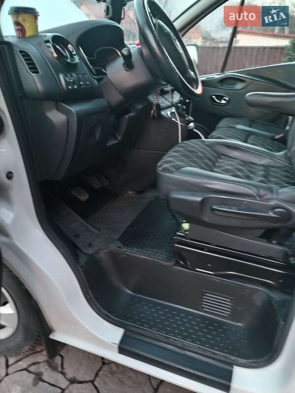 Мінівен Opel Vivaro 2015 в Нересниці