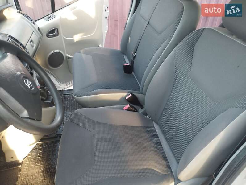 Мінівен Opel Vivaro 2008 в Смілі