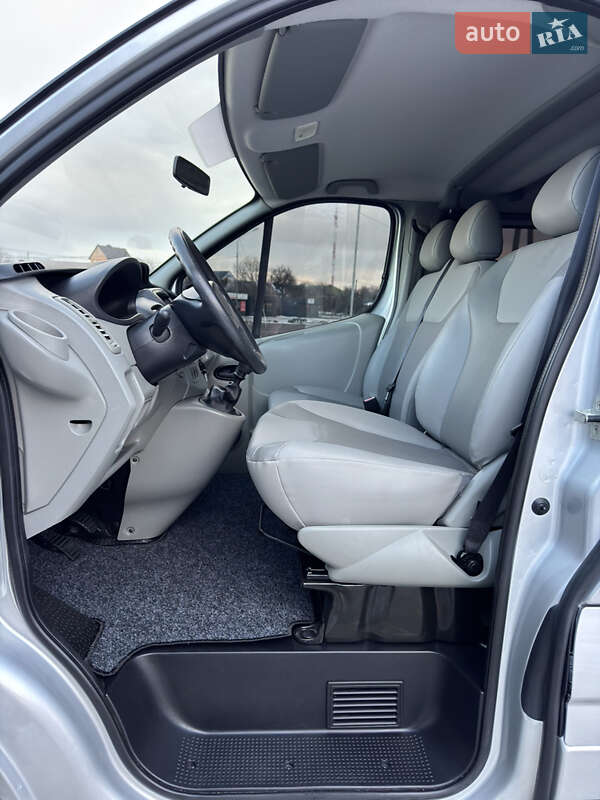 Минивэн Opel Vivaro 2012 в Луцке фото 35 Минивэн Opel Vivaro 2012 в Луцке