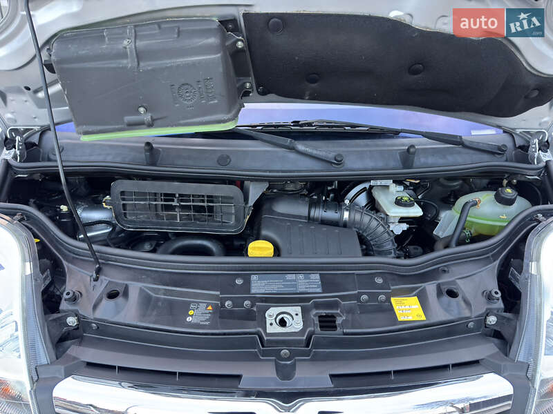 Минивэн Opel Vivaro 2012 в Луцке фото 72 Минивэн Opel Vivaro 2012 в Луцке