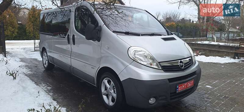 Хетчбек Opel Vivaro 2011 в Луцьку