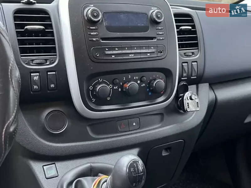 Минивэн Opel Vivaro 2015 в Радомышле