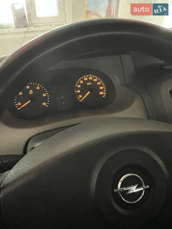 Минивэн Opel Vivaro 2005 в Тлумаче фото 16 Минивэн Opel Vivaro 2005 в Тлумаче