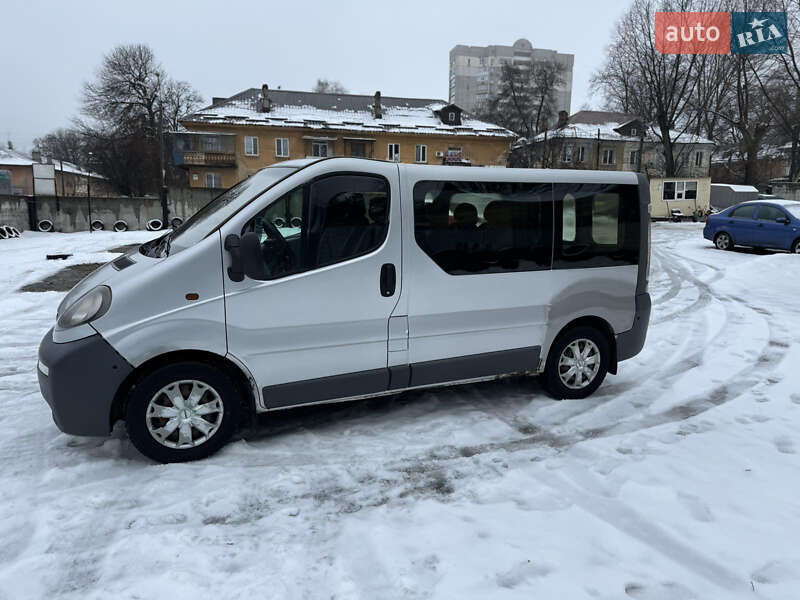 Мінівен Opel Vivaro 2003 в Дніпрі