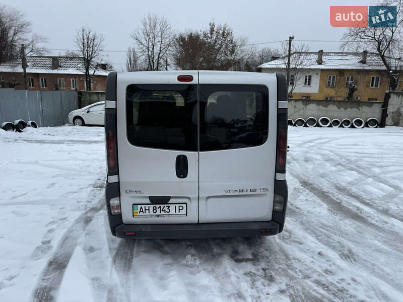 Мінівен Opel Vivaro 2003 в Дніпрі