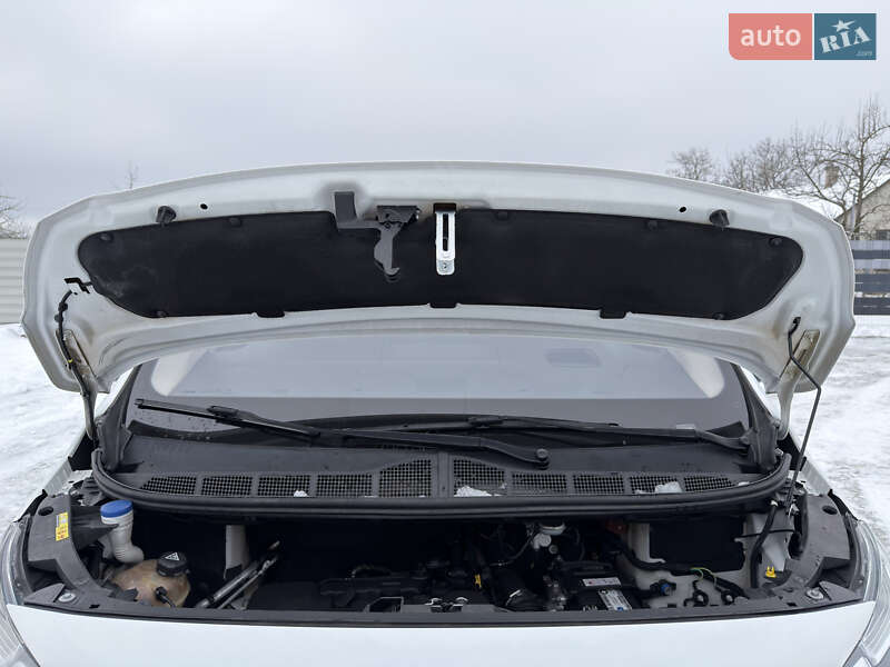 Вантажний фургон Opel Vivaro 2020 в Радивиліві