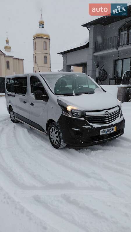Мінівен Opel Vivaro 2019 в Долині