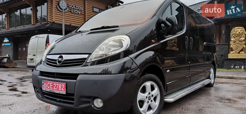 Минивэн Opel Vivaro 2013 в Дубно