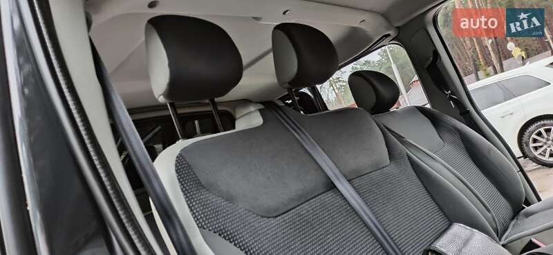 Минивэн Opel Vivaro 2013 в Дубно