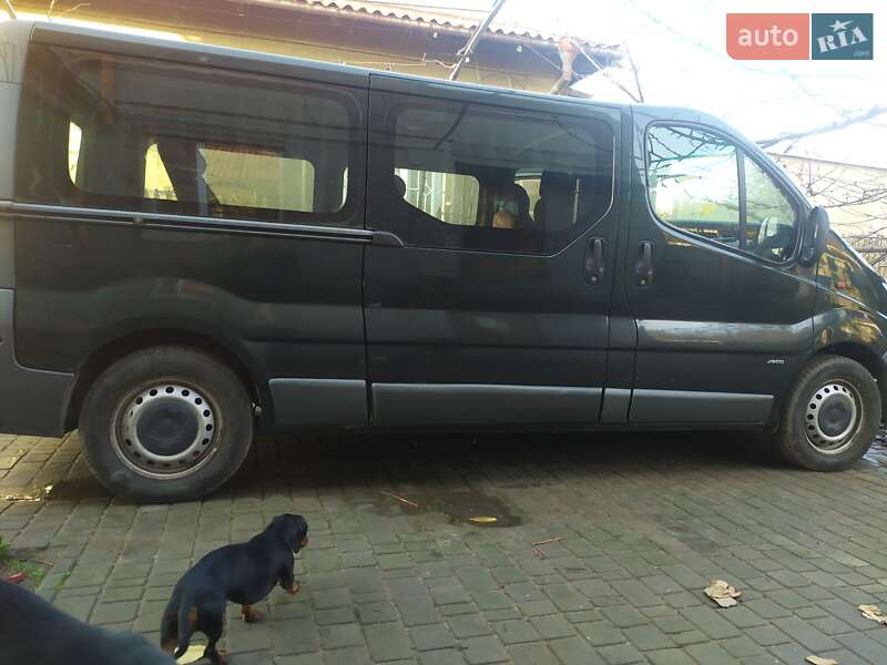 Минивэн Opel Vivaro 2002 в Белгороде-Днестровском