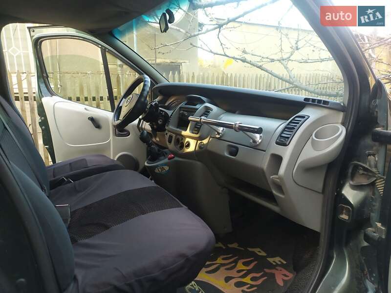 Минивэн Opel Vivaro 2002 в Белгороде-Днестровском