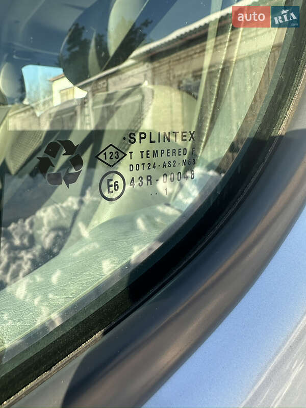 Грузопассажирский фургон Opel Vivaro 2011 в Олевске