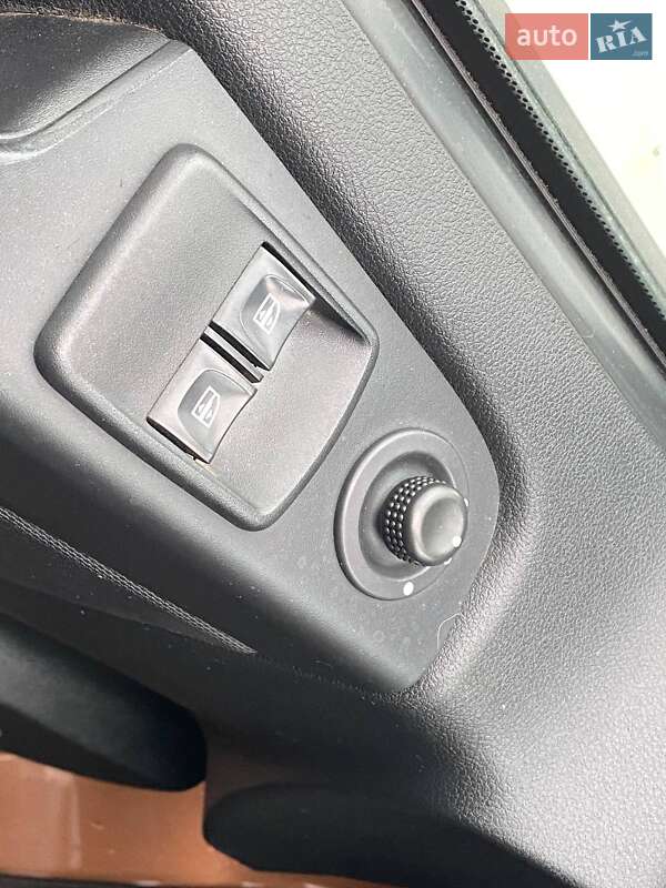 Минивэн Opel Vivaro 2017 в Киеве фото 15 Минивэн Opel Vivaro 2017 в Киеве