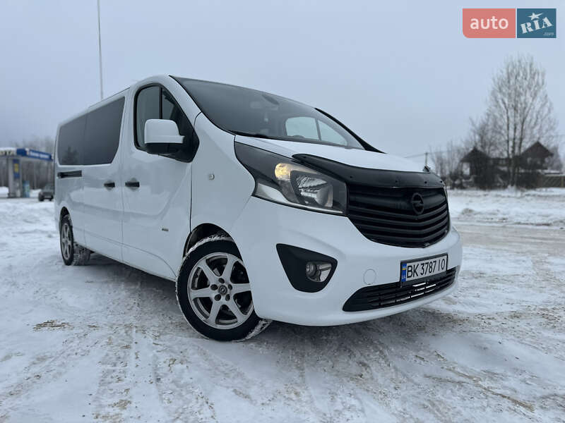 Минивэн Opel Vivaro 2015 в Сарнах