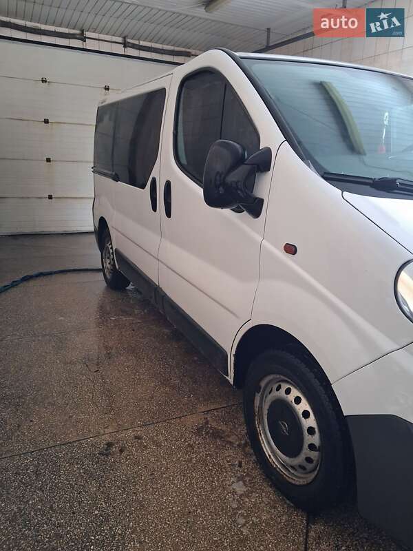 Минивэн Opel Vivaro 2009 в Бурыни