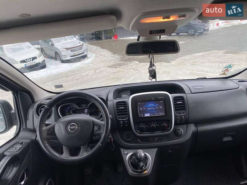 Минивэн Opel Vivaro 2015 в Львове