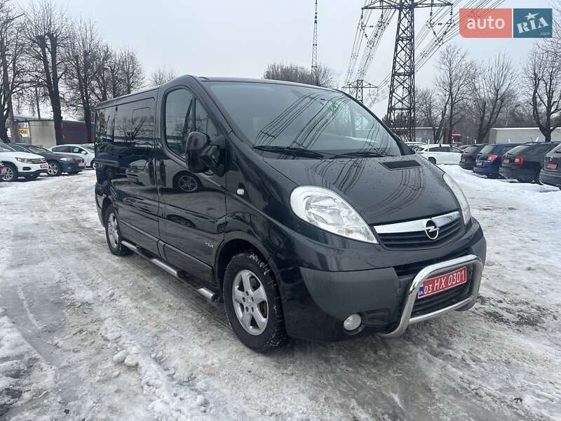 Минивэн Opel Vivaro 2011 в Луцке