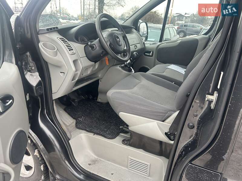 Минивэн Opel Vivaro 2011 в Луцке