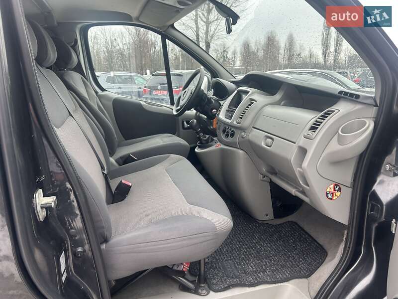 Минивэн Opel Vivaro 2011 в Луцке