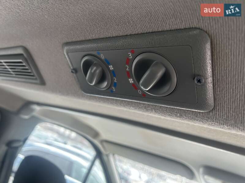 Минивэн Opel Vivaro 2011 в Луцке