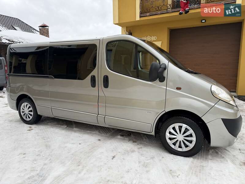Минивэн Opel Vivaro 2012 в Львове