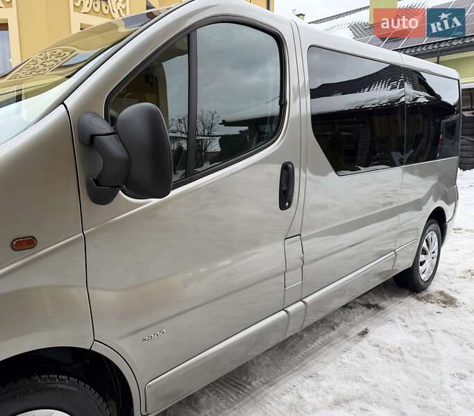 Минивэн Opel Vivaro 2012 в Львове