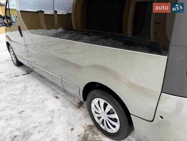 Минивэн Opel Vivaro 2012 в Львове