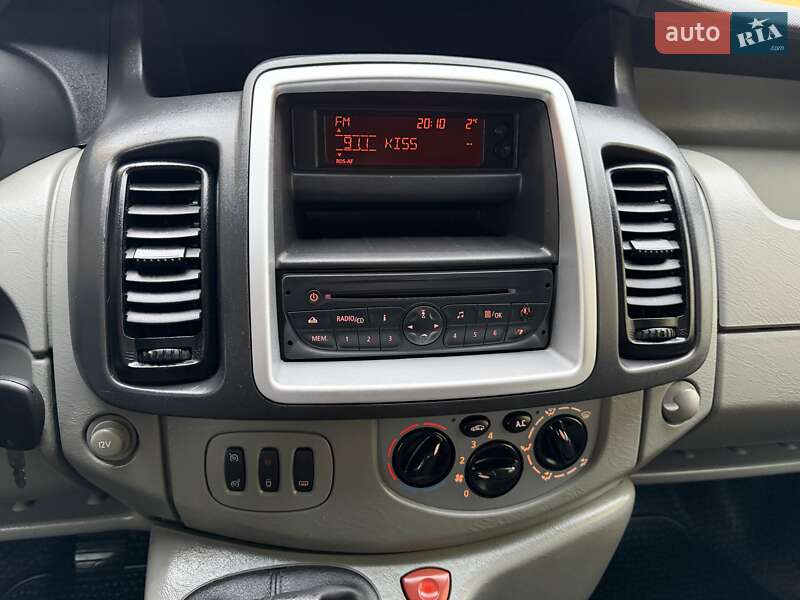 Минивэн Opel Vivaro 2012 в Львове