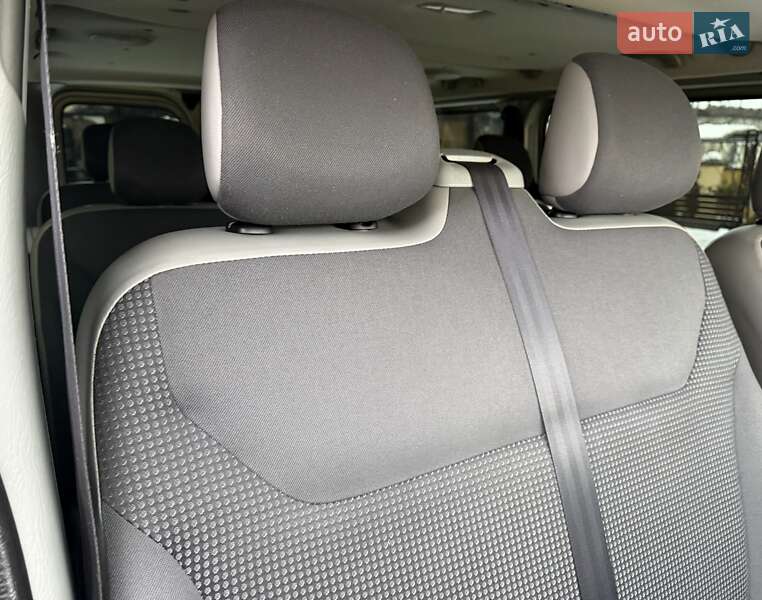 Минивэн Opel Vivaro 2012 в Львове