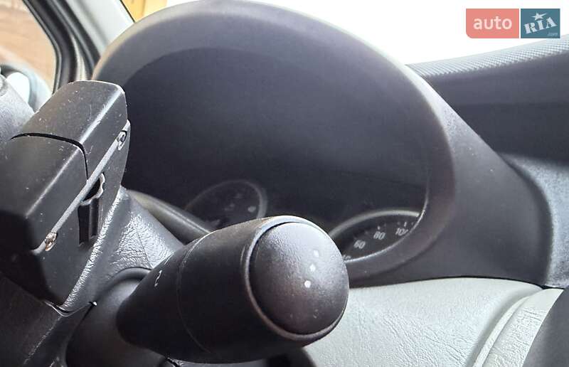 Минивэн Opel Vivaro 2012 в Львове