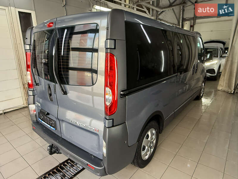 Минивэн Opel Vivaro 2012 в Киеве