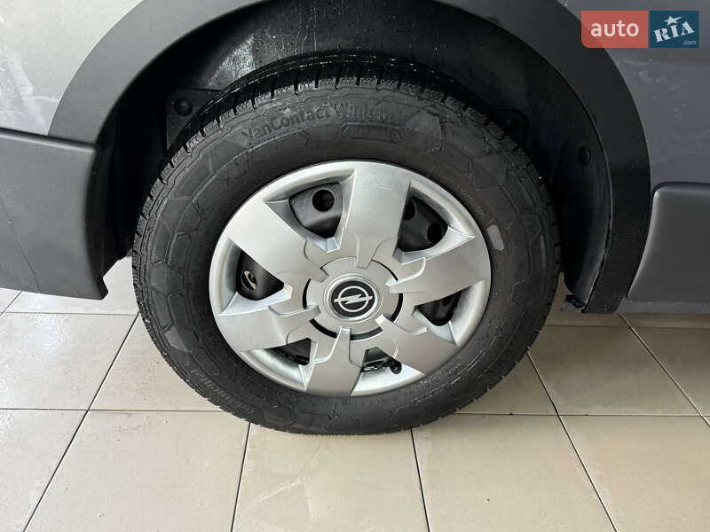 Минивэн Opel Vivaro 2012 в Киеве
