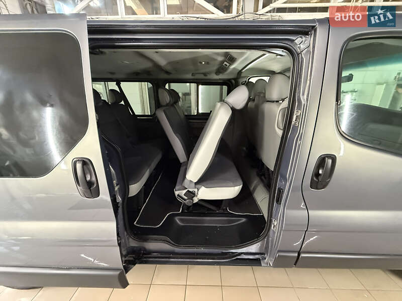 Минивэн Opel Vivaro 2012 в Киеве
