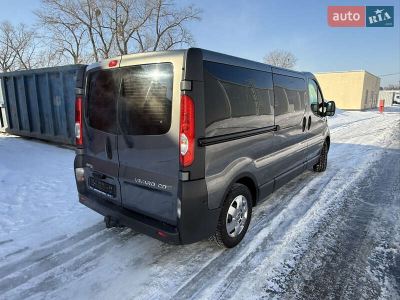 Минивэн Opel Vivaro 2012 в Киеве