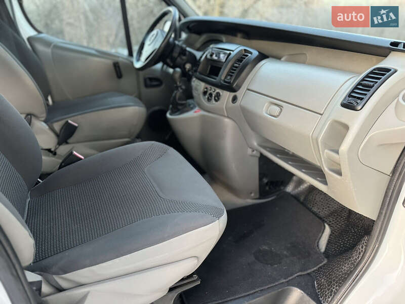 Минивэн Opel Vivaro 2009 в Днепре