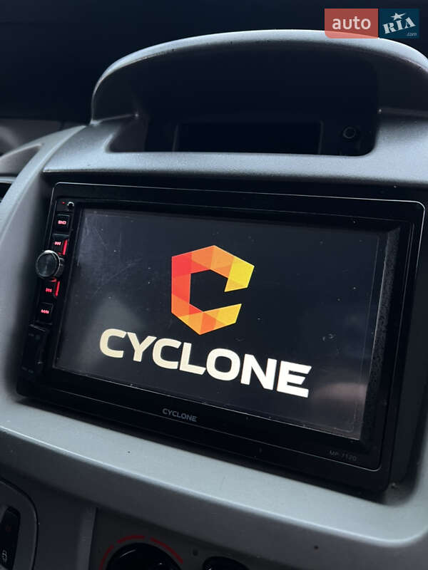 Минивэн Opel Vivaro 2007 в Новояворовске